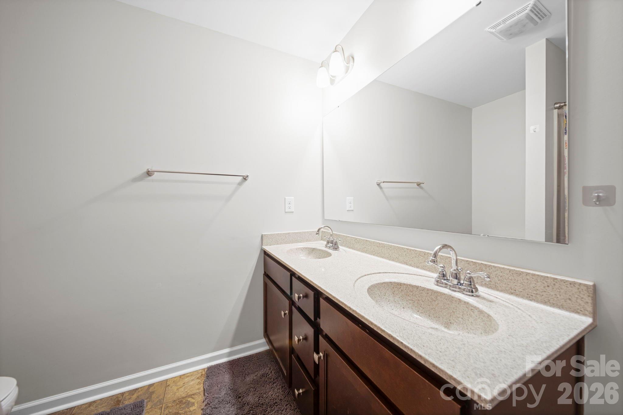 Newport Lakes - Residential