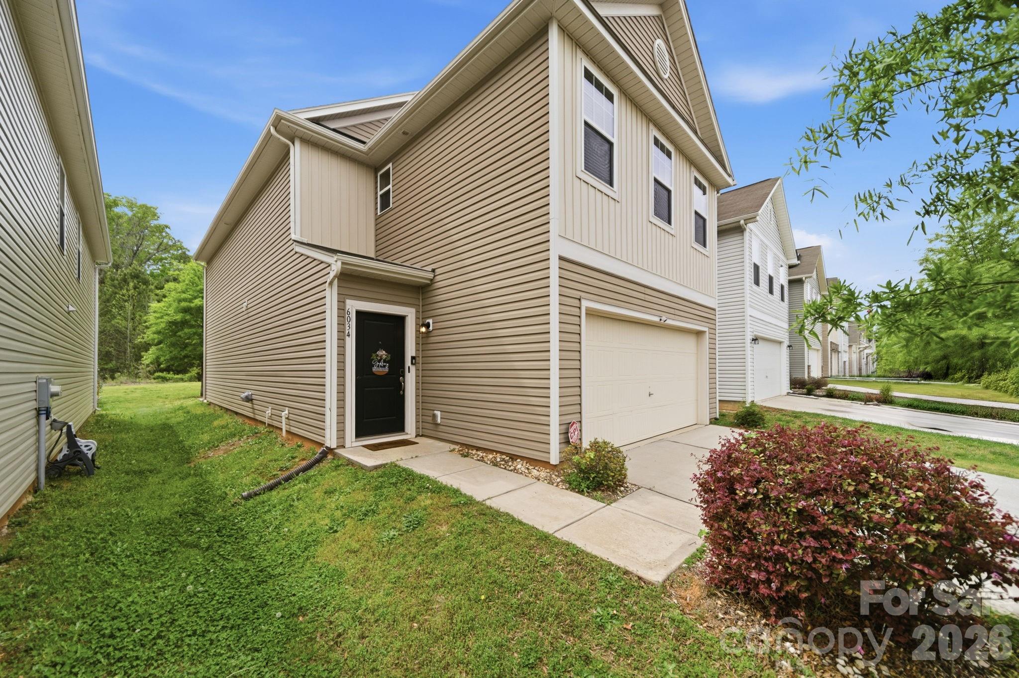 Newport Lakes - Residential