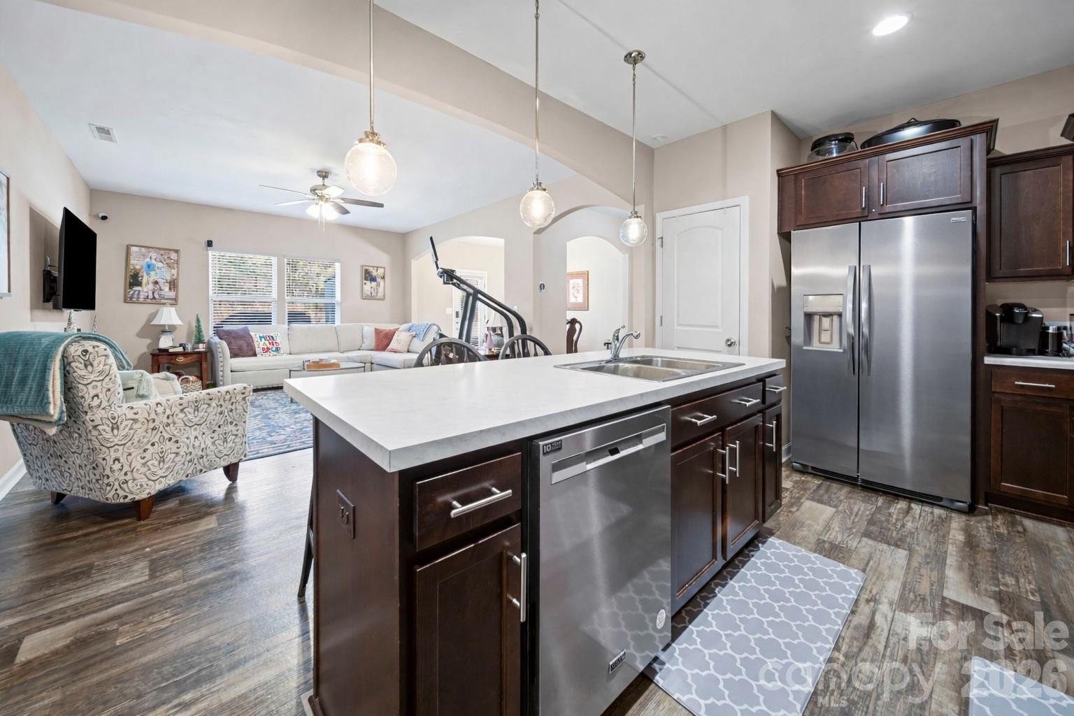 Newport Lakes - Residential