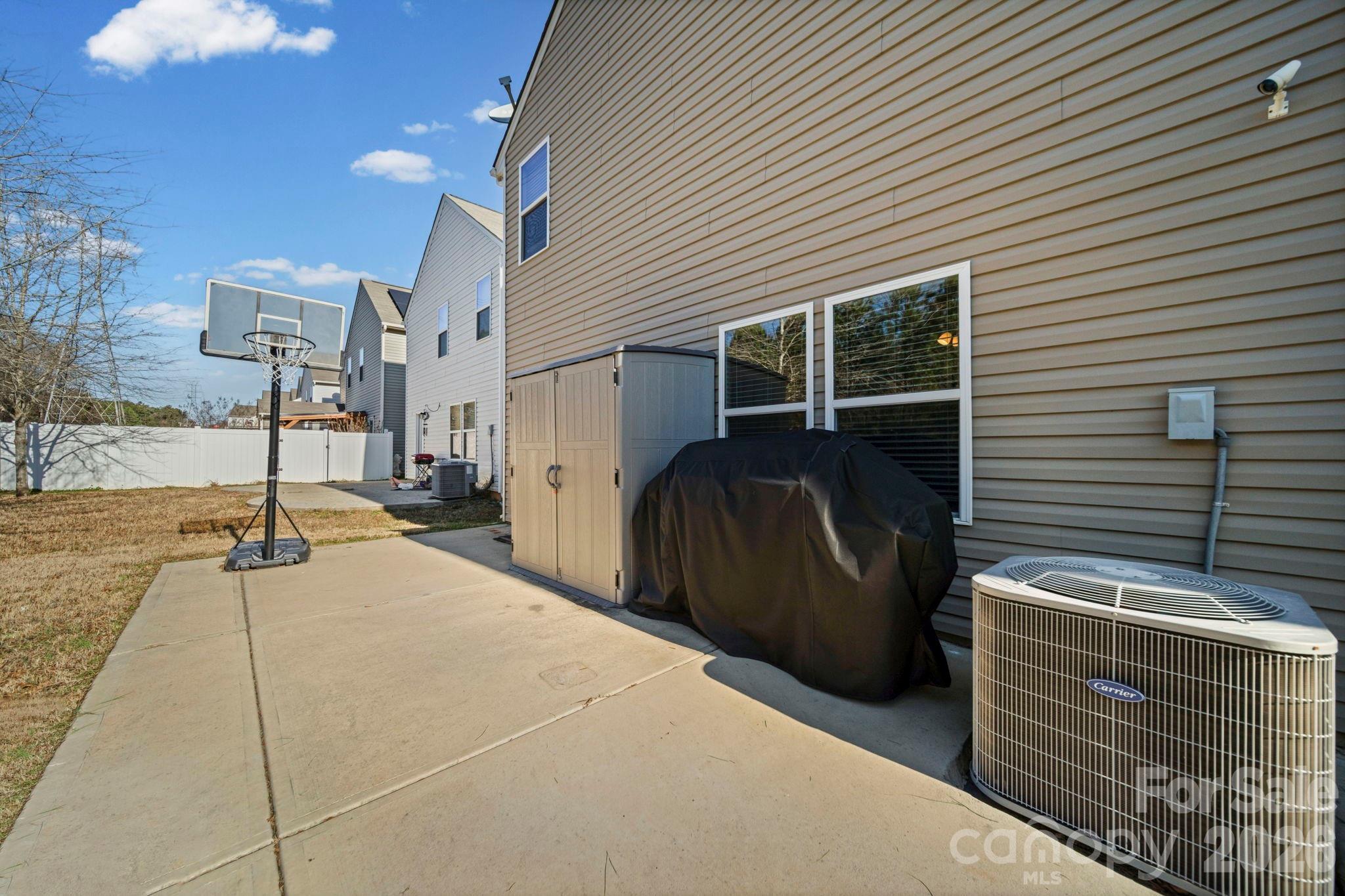 Newport Lakes - Residential