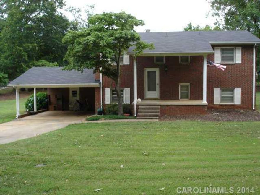 Unique 3 Bedroom home (septic for 3), but owner says can connect to City Sewer->4 Bedroom) at end of dead end street. 40x50 Chain Link Dog Lot with Electric Fencing, Storage Building. Could use some paint inside, but it a lot of house for the money, especially in this neighborhood. Family Rm & Kitchen Downstairs -- Not really a basement -- carport enters into bottom floor. See to Understand.