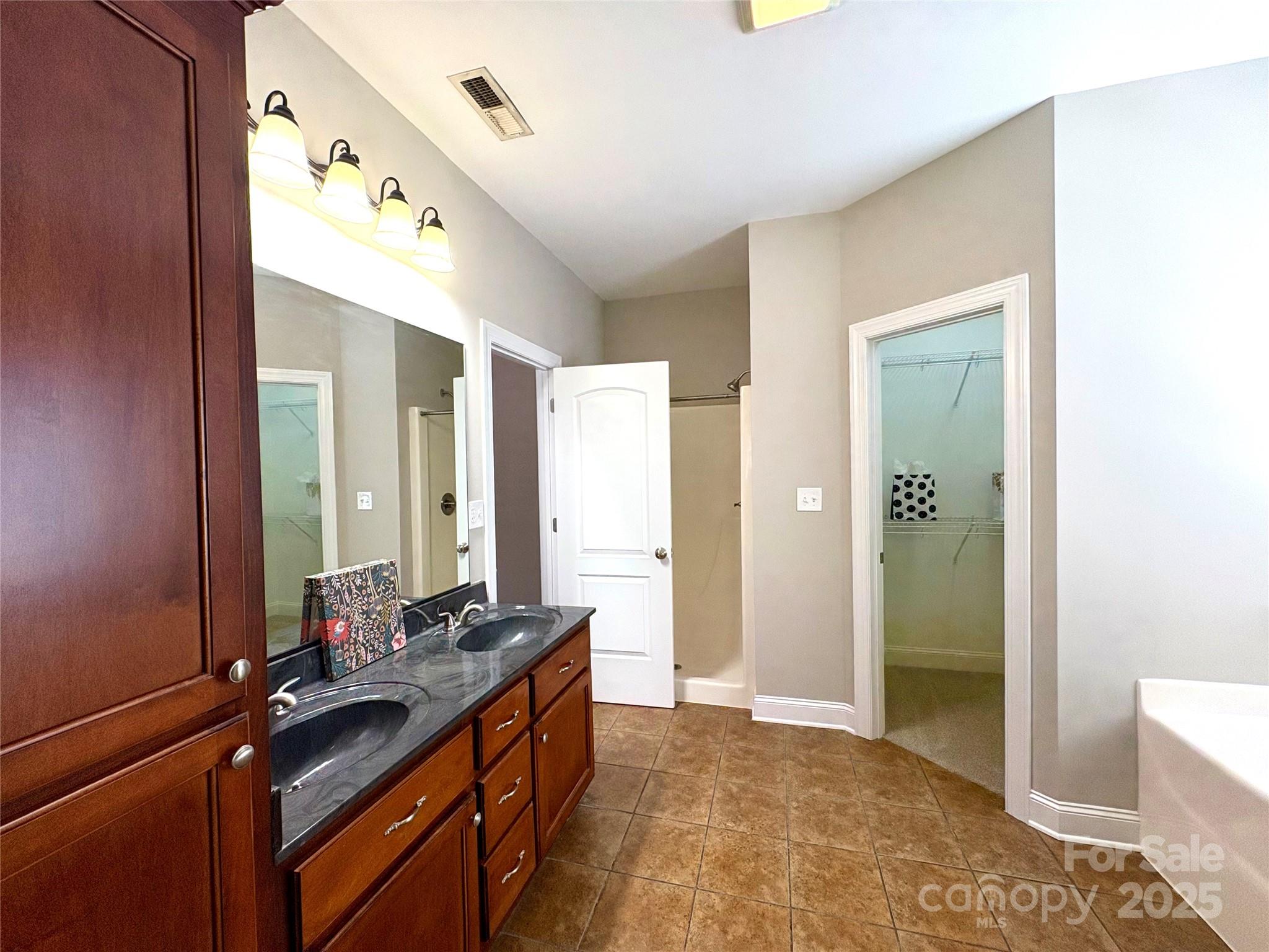 Abis Place - Residential