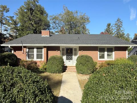 371 Kinross Drive Flat Rock NC 28731