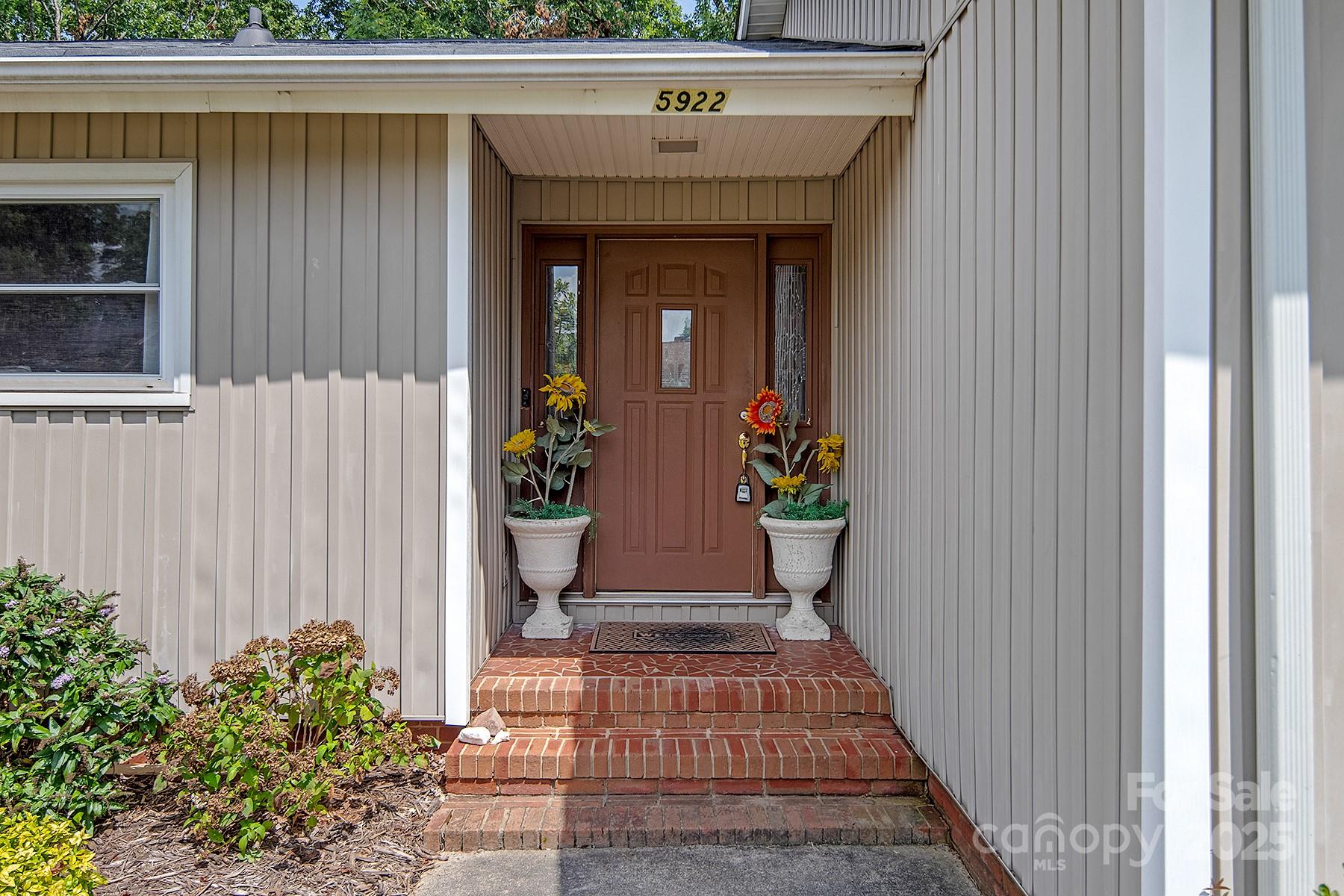 5922 Sullins Road