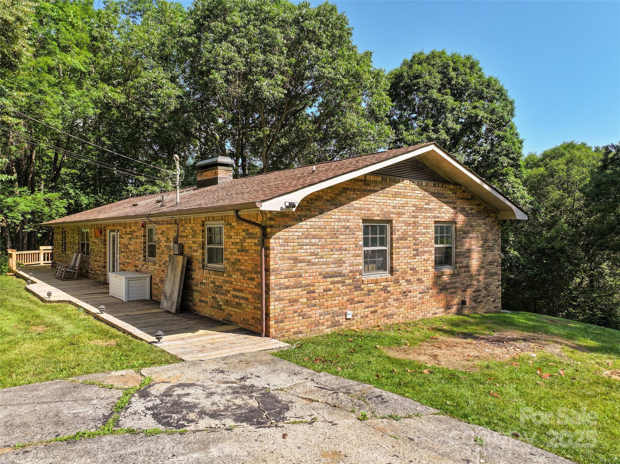 518 Julia Lane