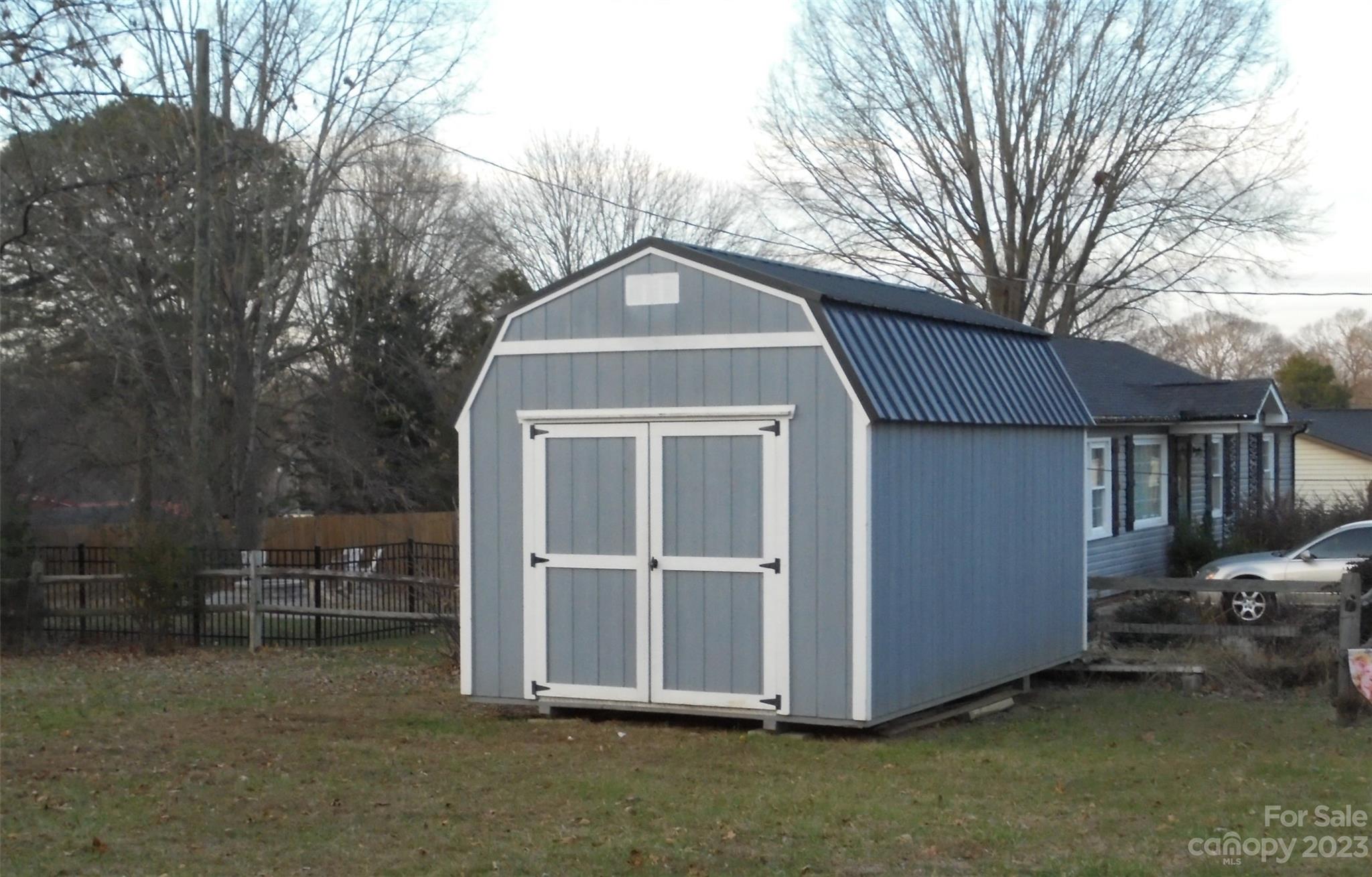 Pine Needles - Residential