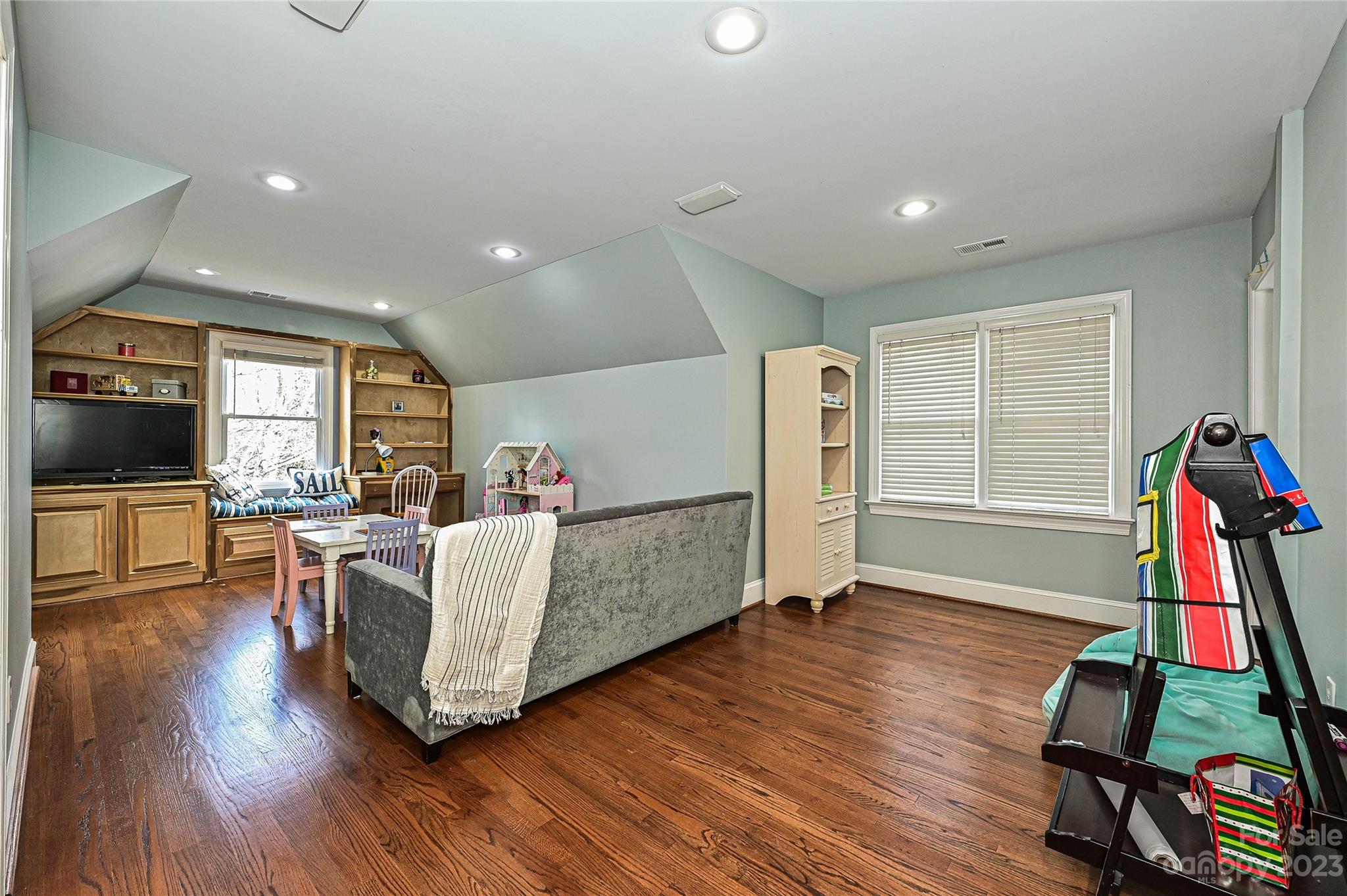 Mammoth Oaks - Residential