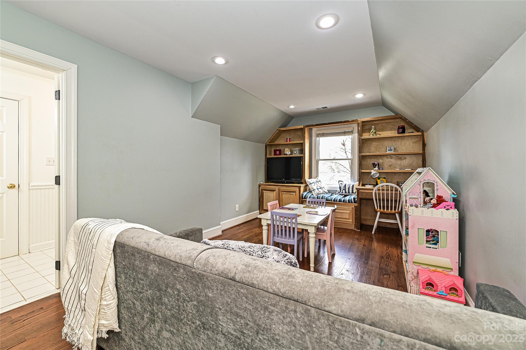 Mammoth Oaks - Residential