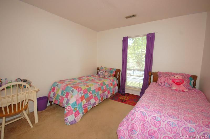 Olde Whitehall - Residential