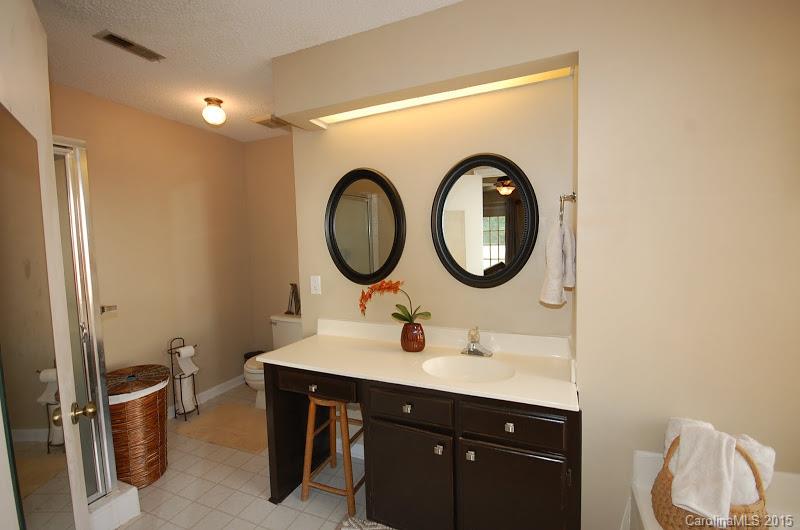 Olde Whitehall - Residential