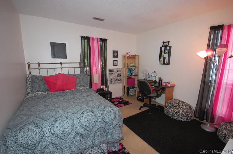 Olde Whitehall - Residential