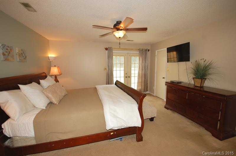 Olde Whitehall - Residential