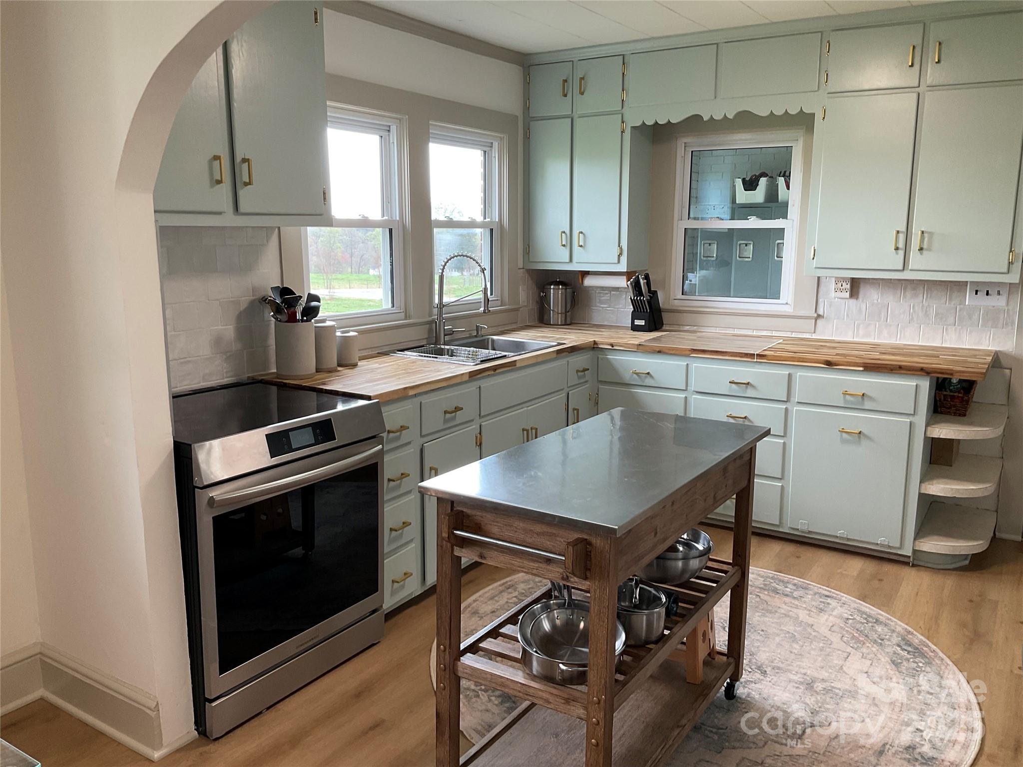 5373 NC Hwy 16 Highway N