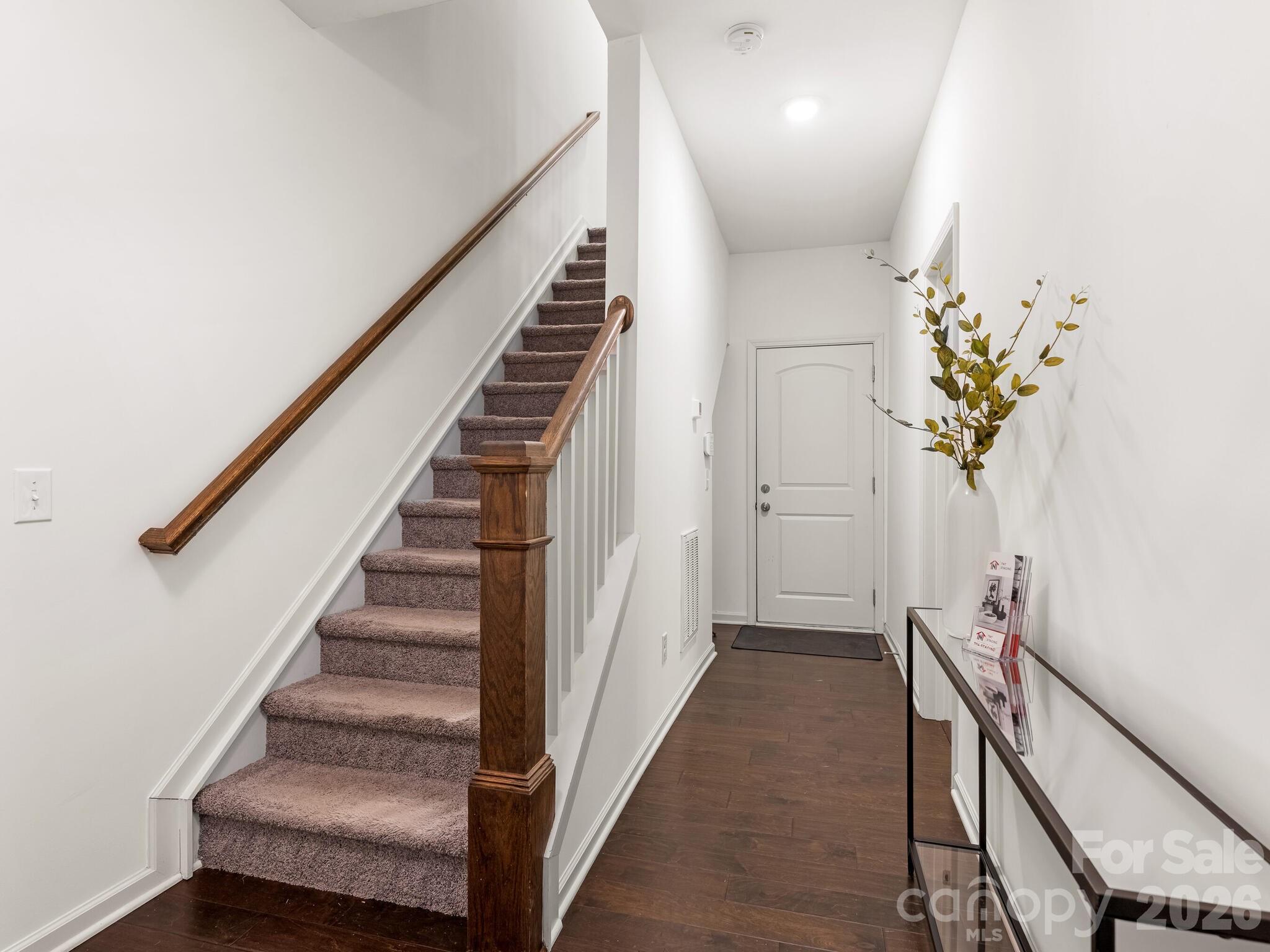 9533 Ainslie Downs Street