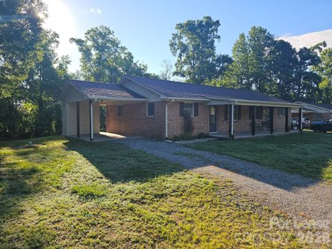 Photo of 2250 Brookwood Road, Lincolnton, NC 28092 (MLS # 4393366)