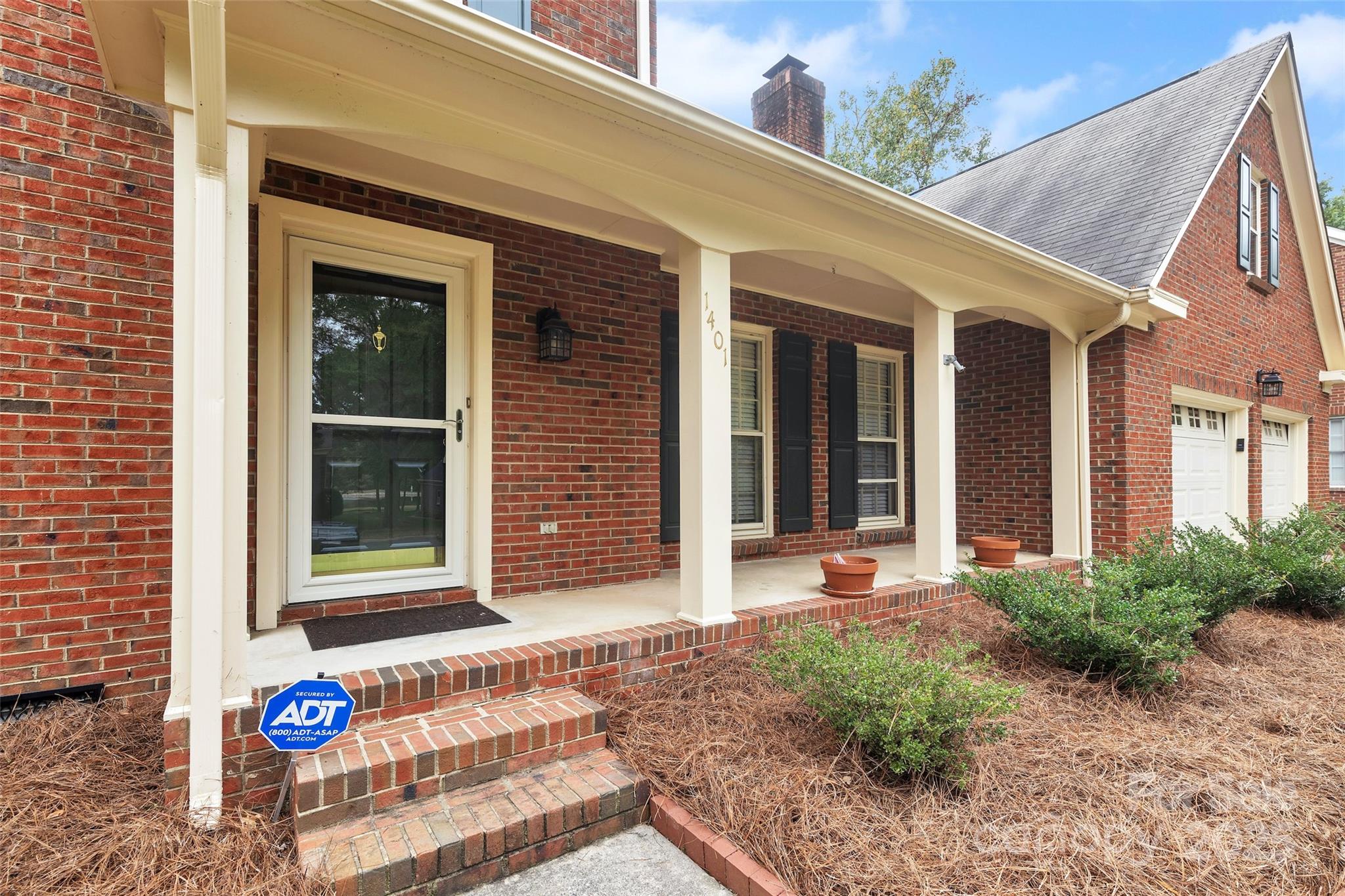 1401 Matthews Plantation Drive