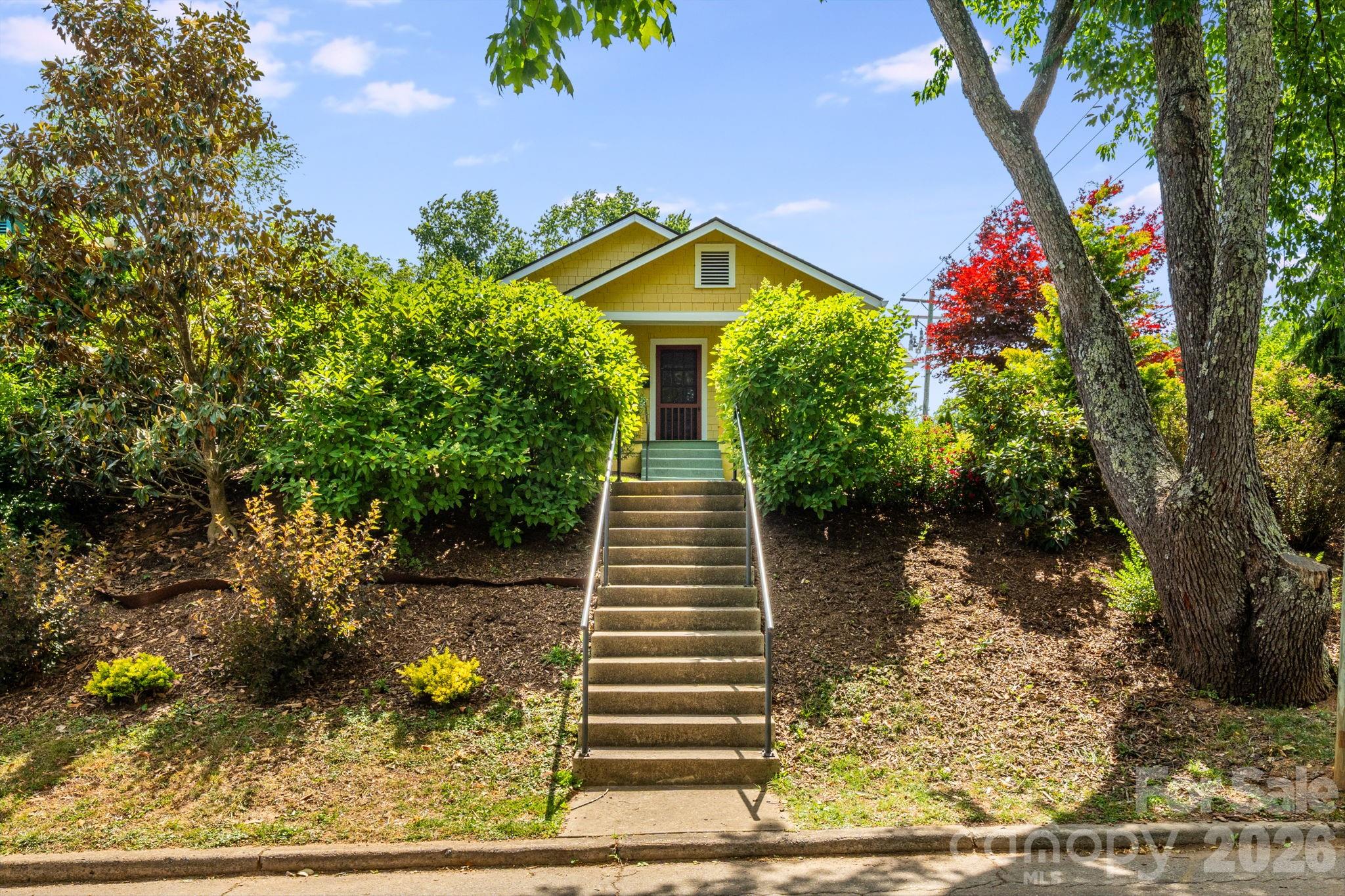 72 Woodlawn Avenue