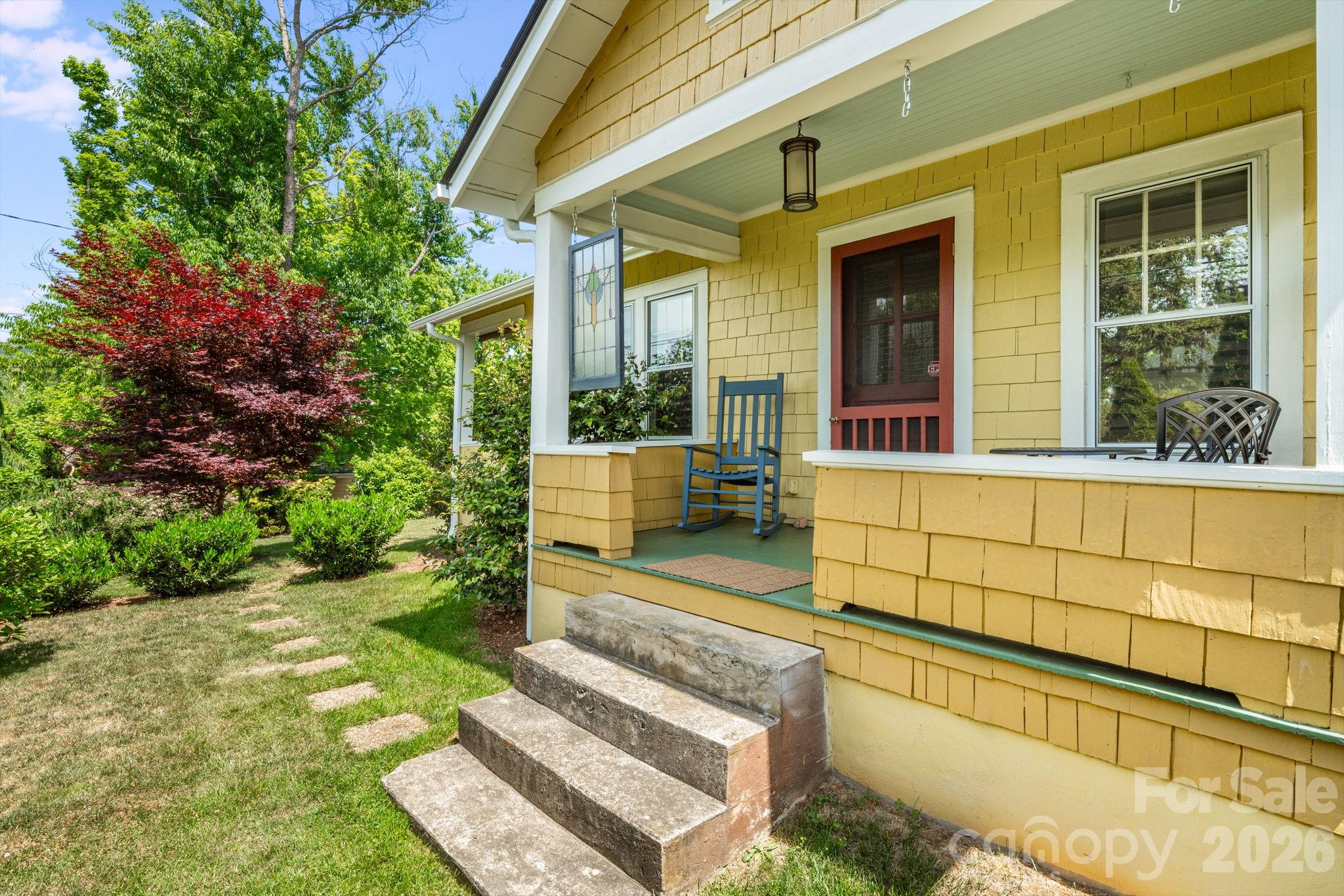 72 Woodlawn Avenue