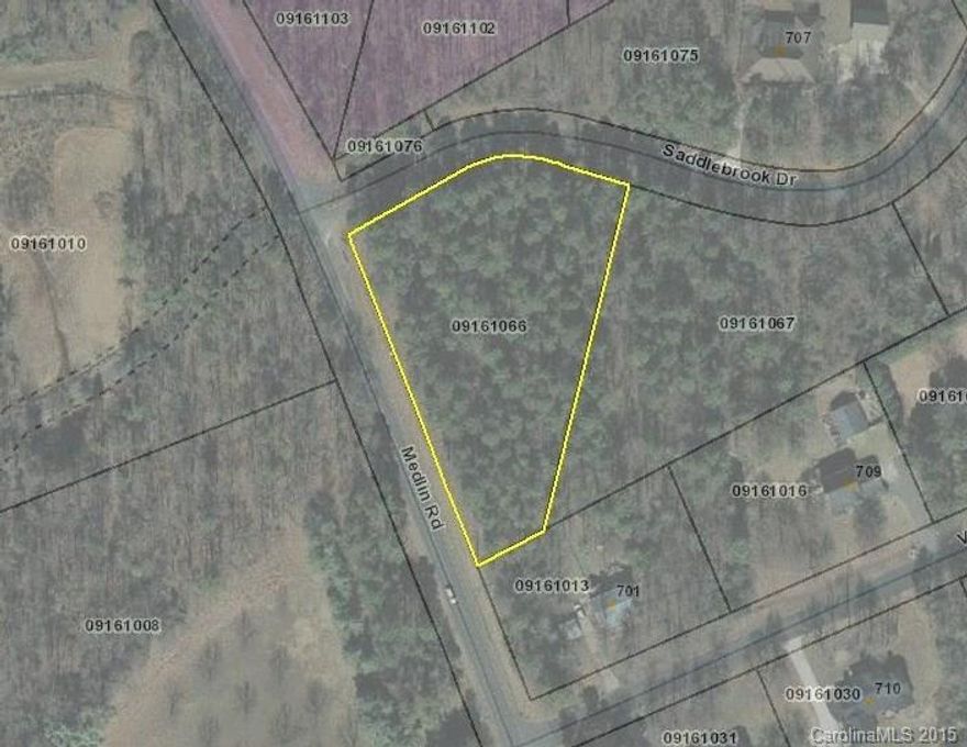 Last 2 lots in small subdivision with convenient access to shopping ,dining, etc.  Mostly wooded lots in area of nice homes. Great price on 1.47 acres with mature trees to provide summer shade!
