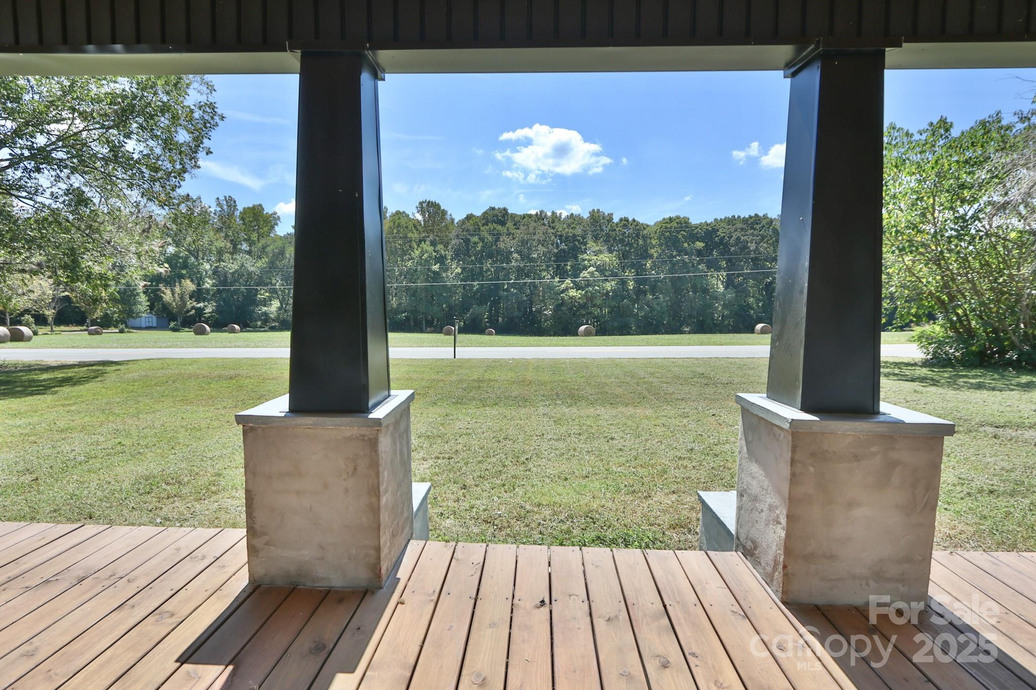 1826 N Oak Ridge Church Road