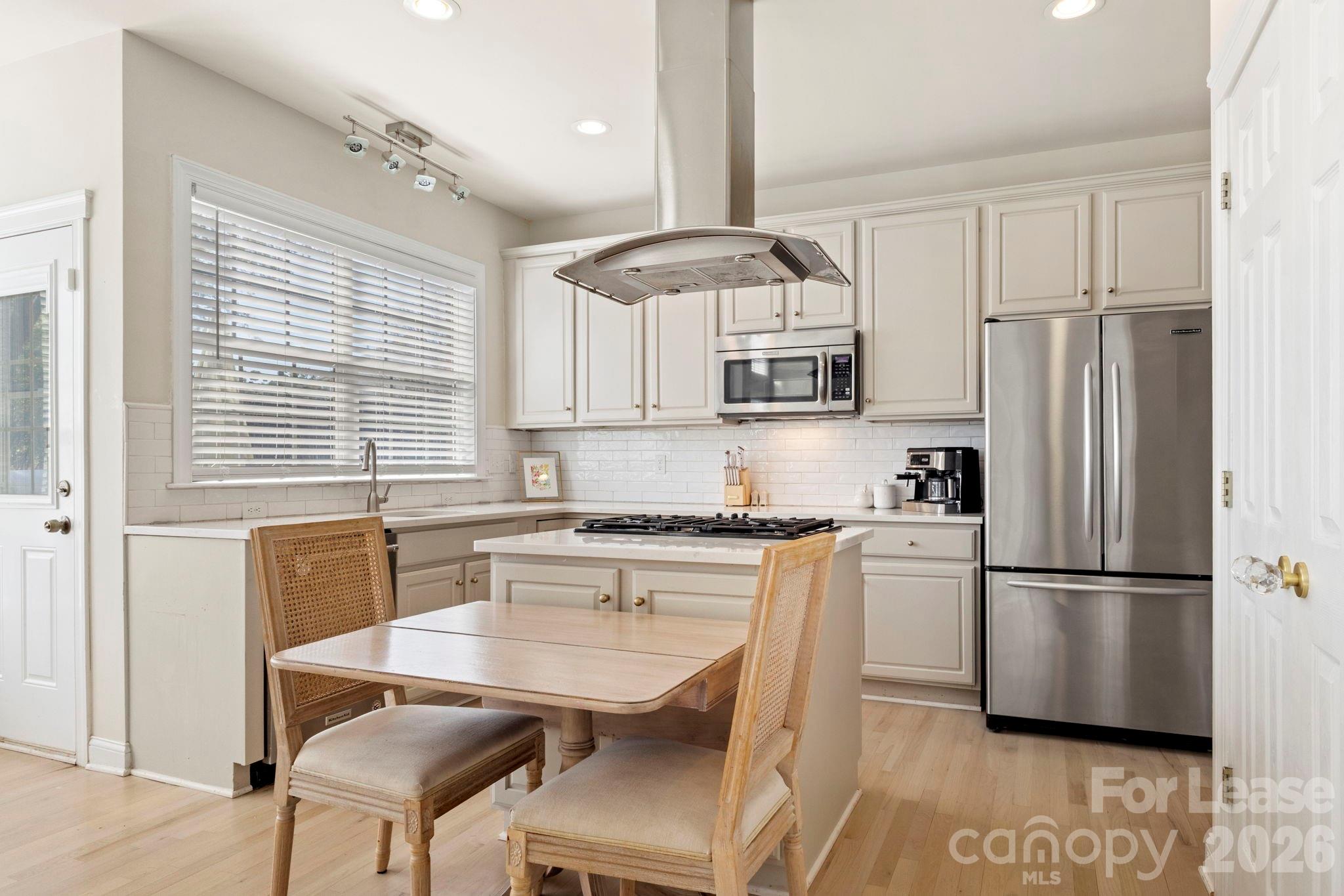 4442 Huntscroft Lane