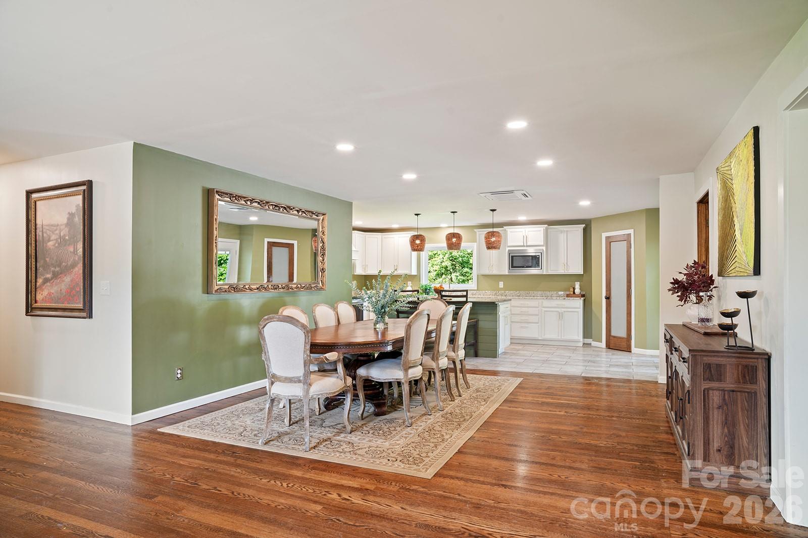 98 N Pinecrest Lane