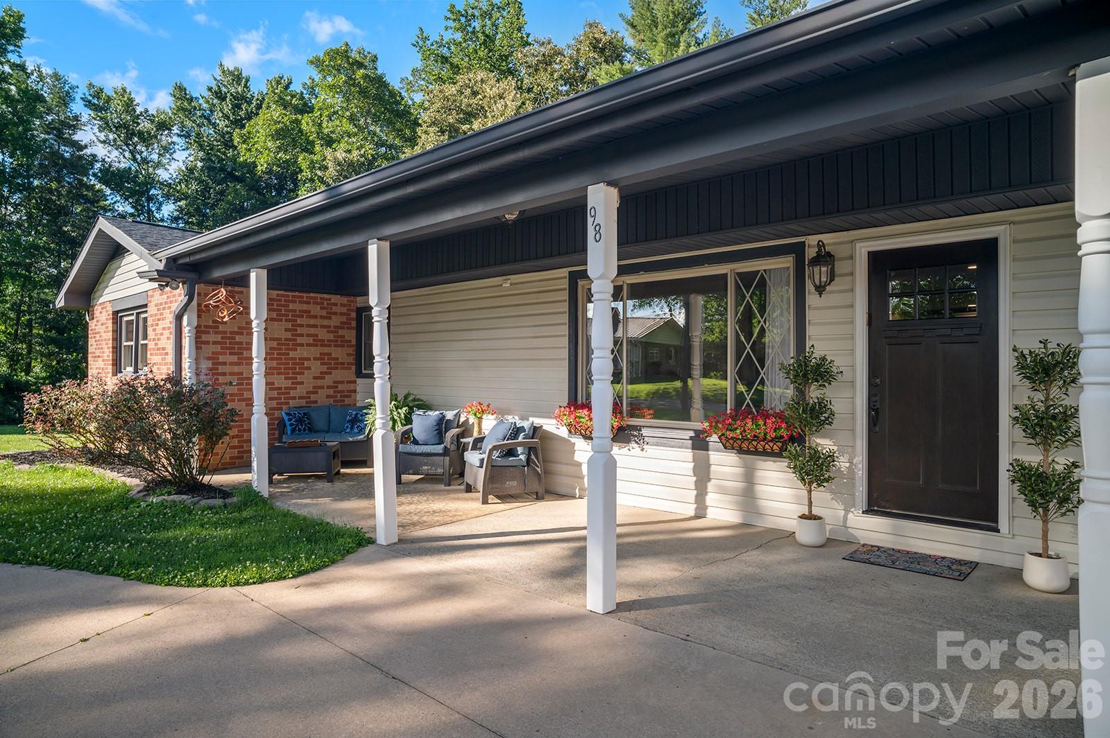 98 N Pinecrest Lane