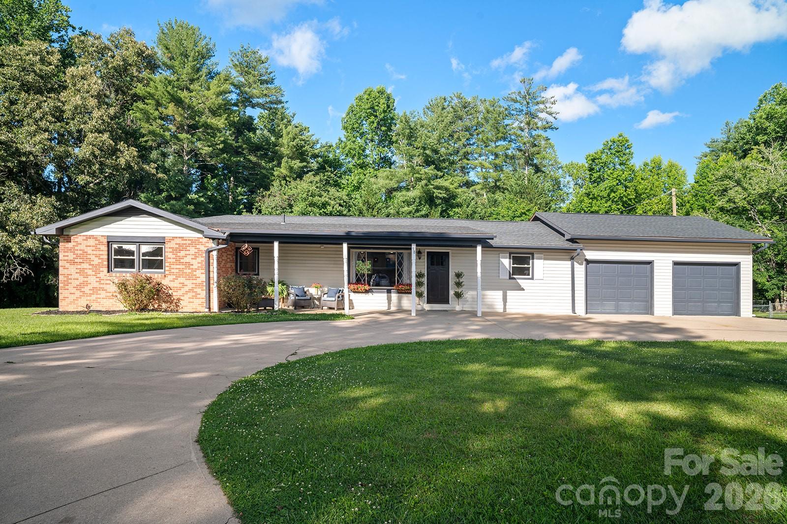 98 N Pinecrest Lane