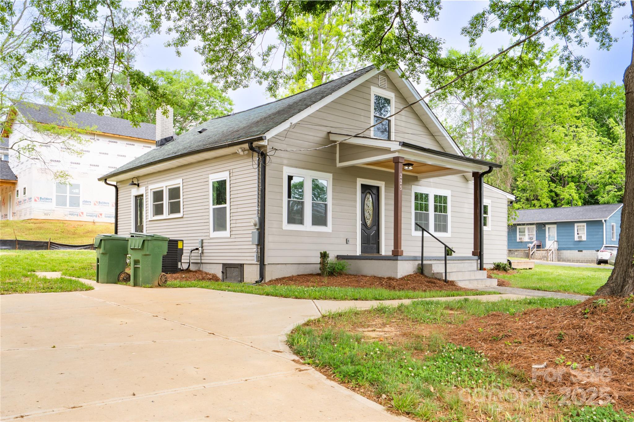 225 N Lee Street