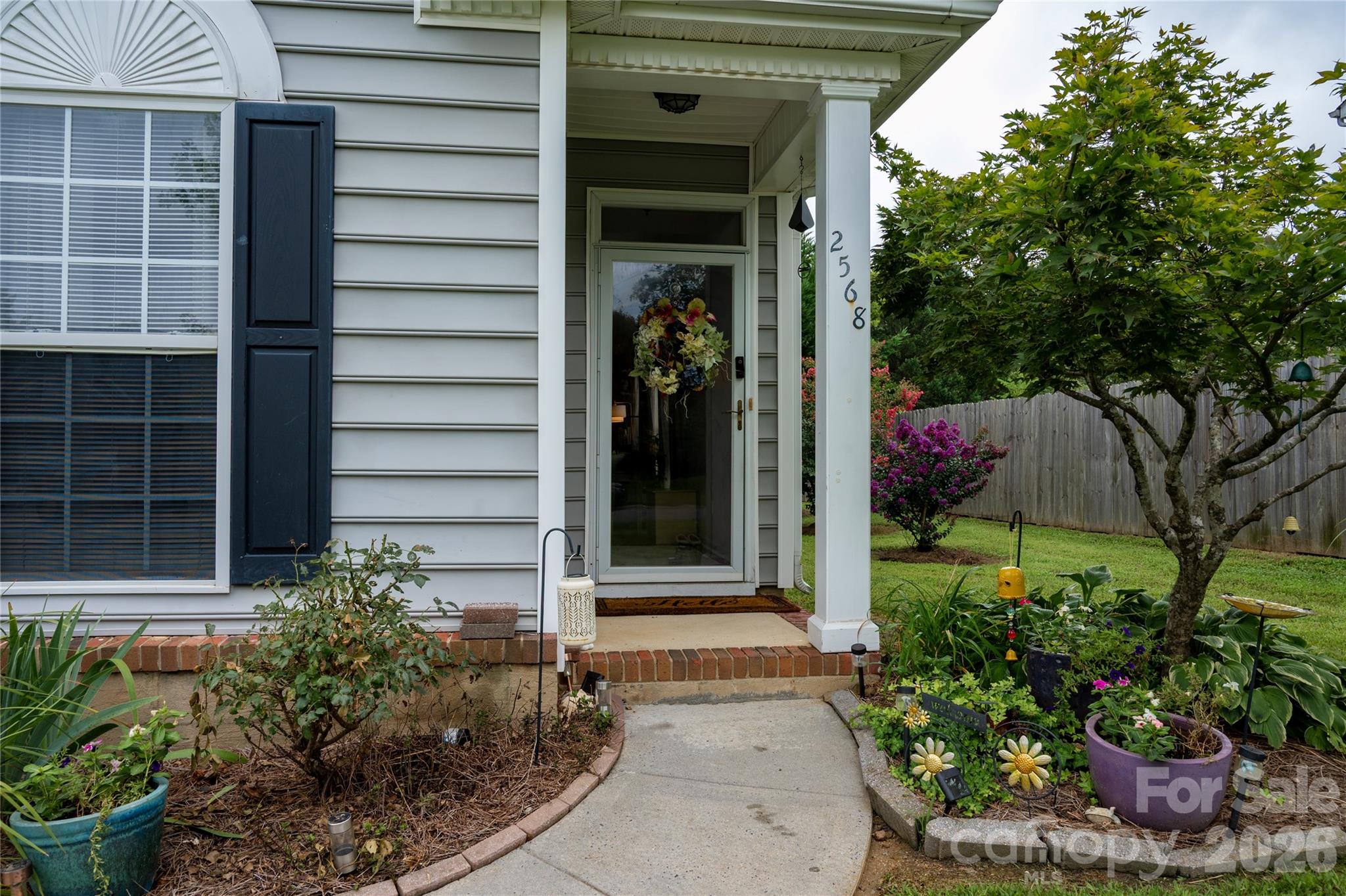 2568 Governors Pointe Court NE