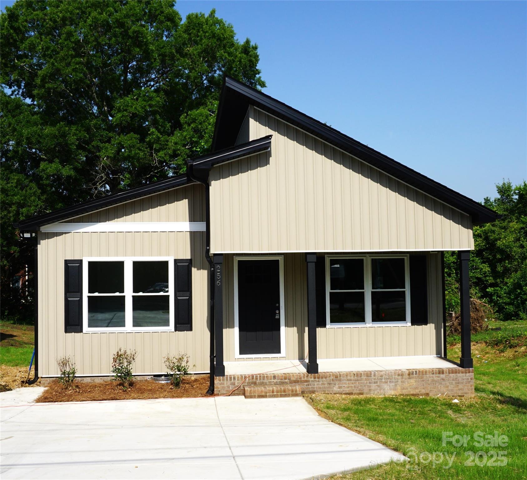 256 Lincoln Street SW 1