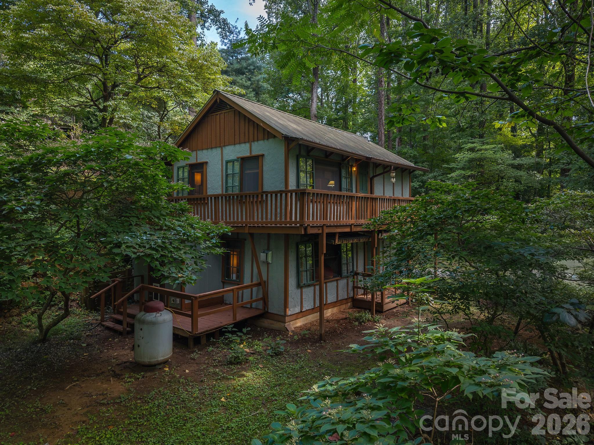 1051 Frost Road