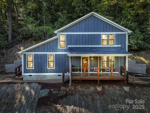 Photo of 45 Jennifer Drive, Hendersonville, NC 28791 (MLS # 4298076)