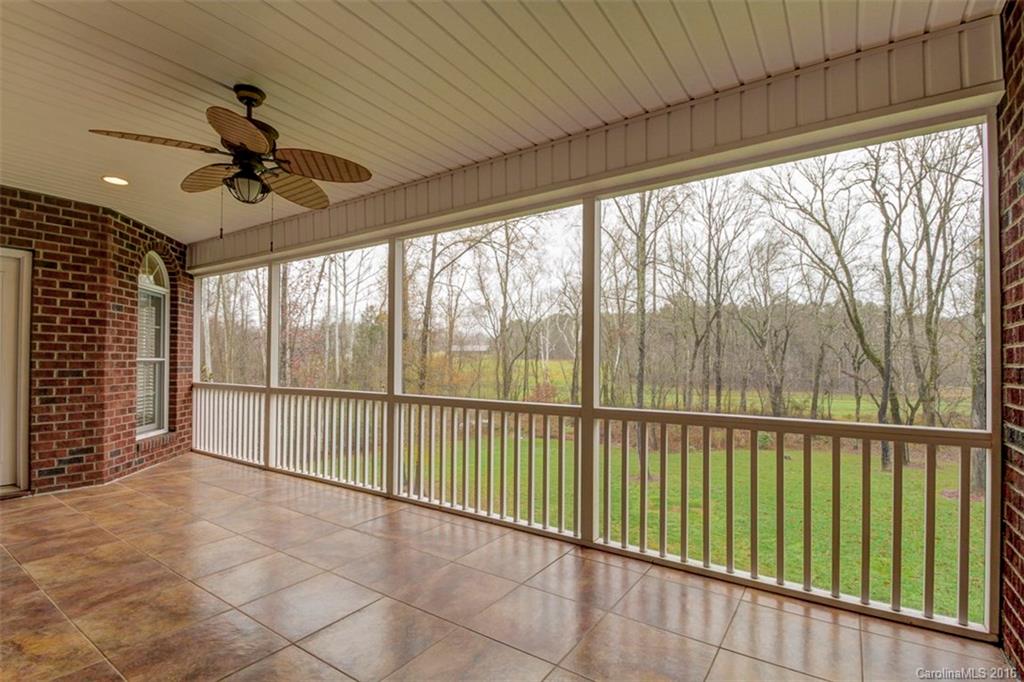 Whispering Winds - Residential