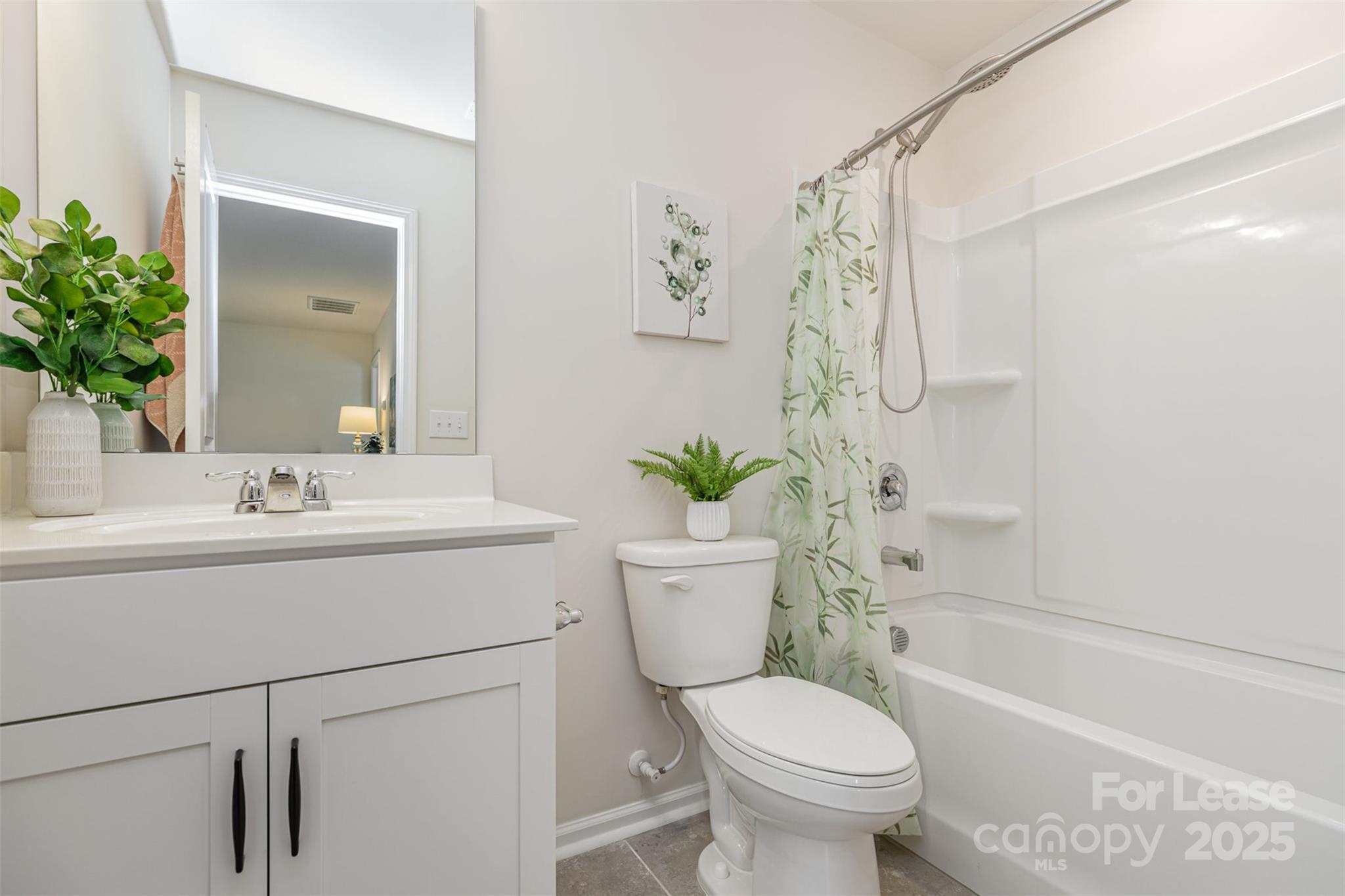 Charlotte, North Carolina 28210, United States, 4 Bedrooms Bedrooms, ,3 BathroomsBathrooms,Residential,Active,153619