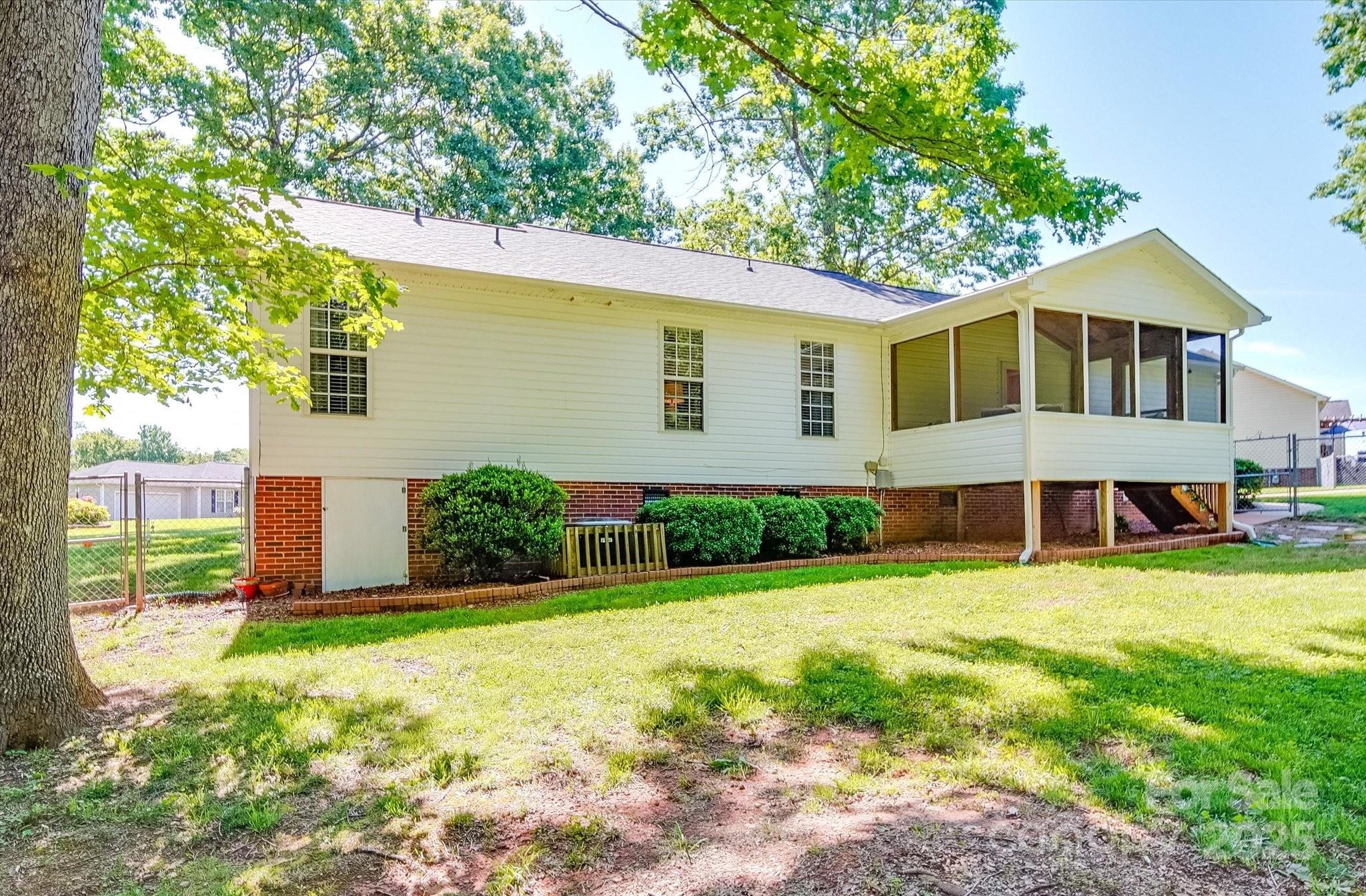 135 Henry Putnam Drive