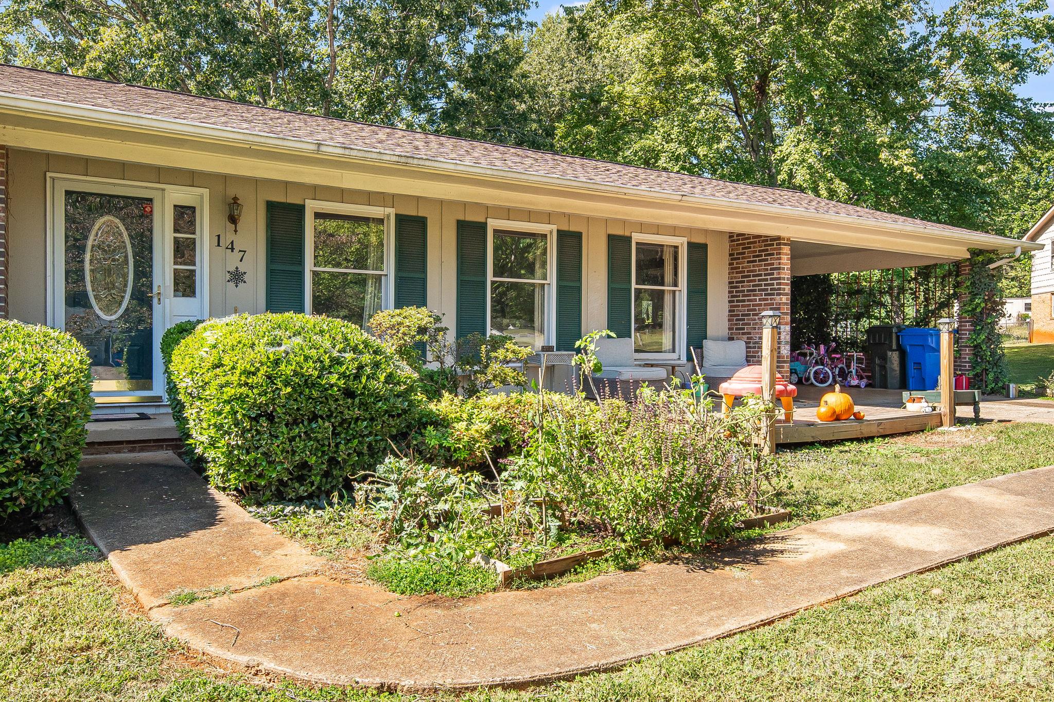 147 Ridgeland Drive