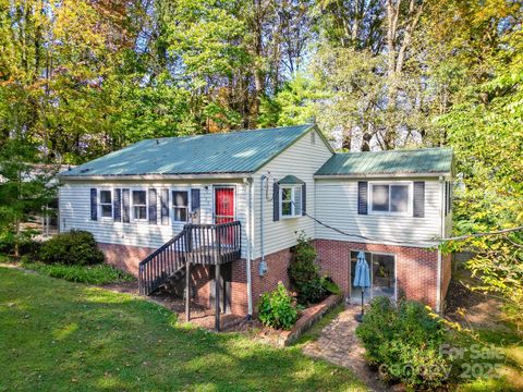 Photo of 152 Forest Hill Circle, Brevard, NC 28712 (MLS # 4311375)