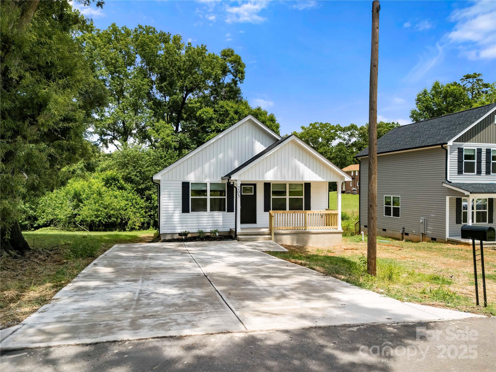 205 S Slack Street