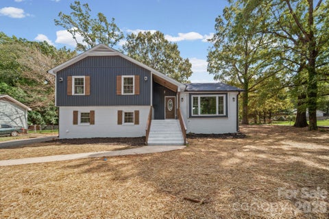 Photo of 6800 ludwig Drive, Charlotte, NC 28215 (MLS # 4436746)