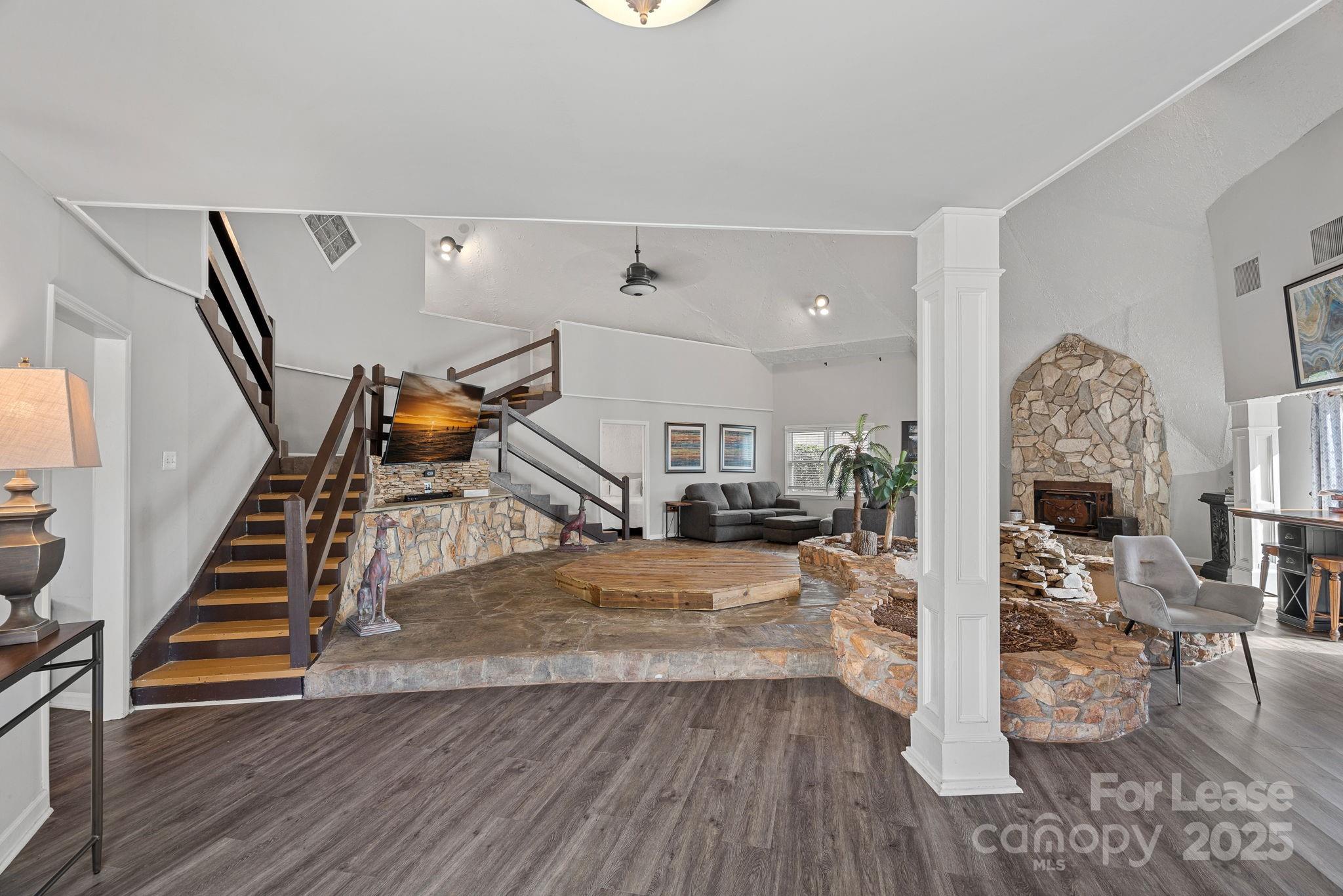 7977 Lucky Creek Lane