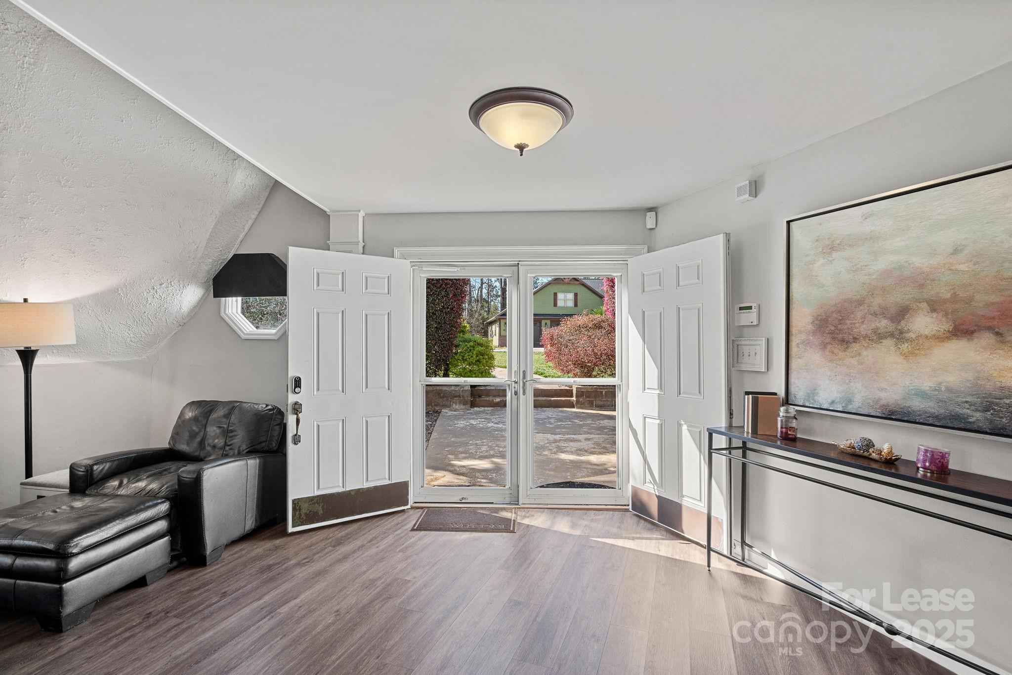 7977 Lucky Creek Lane