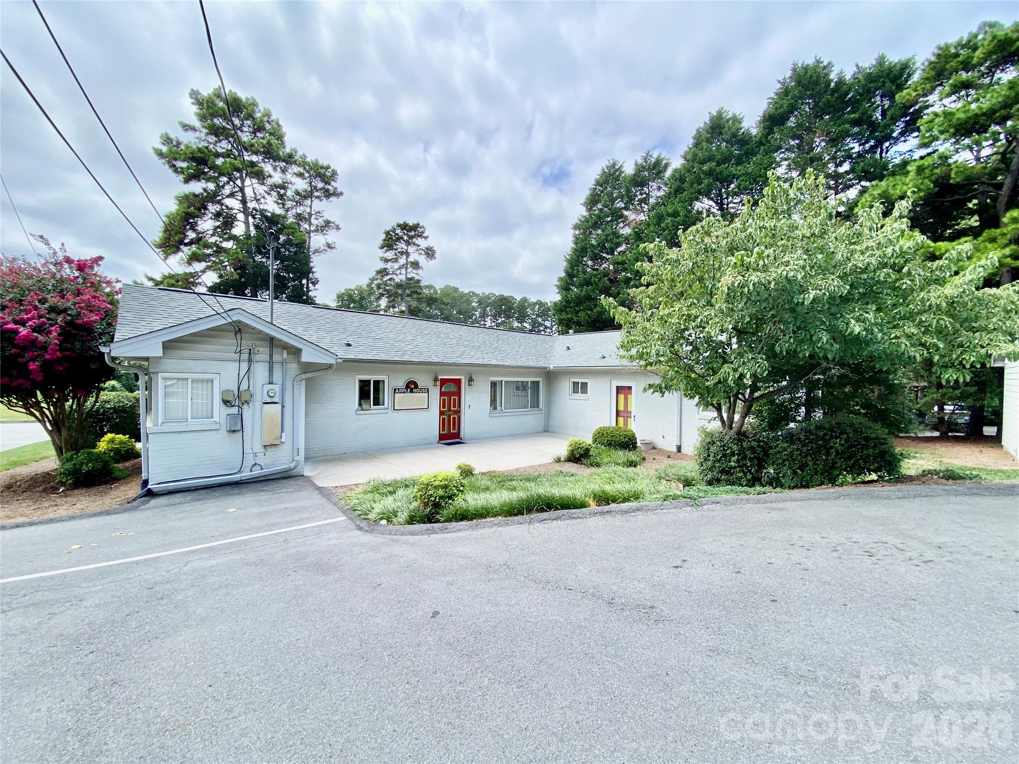 400 Statesville Boulevard