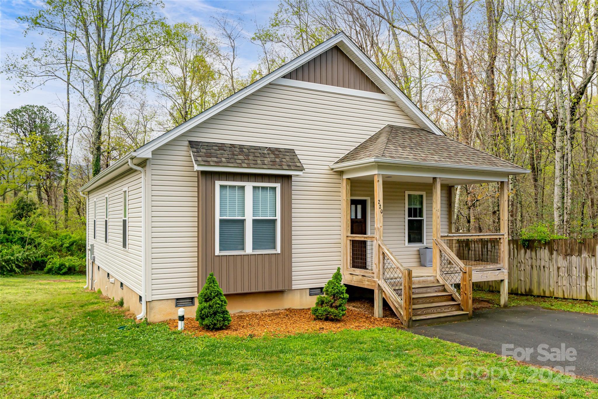 220 Mount Allen Heights