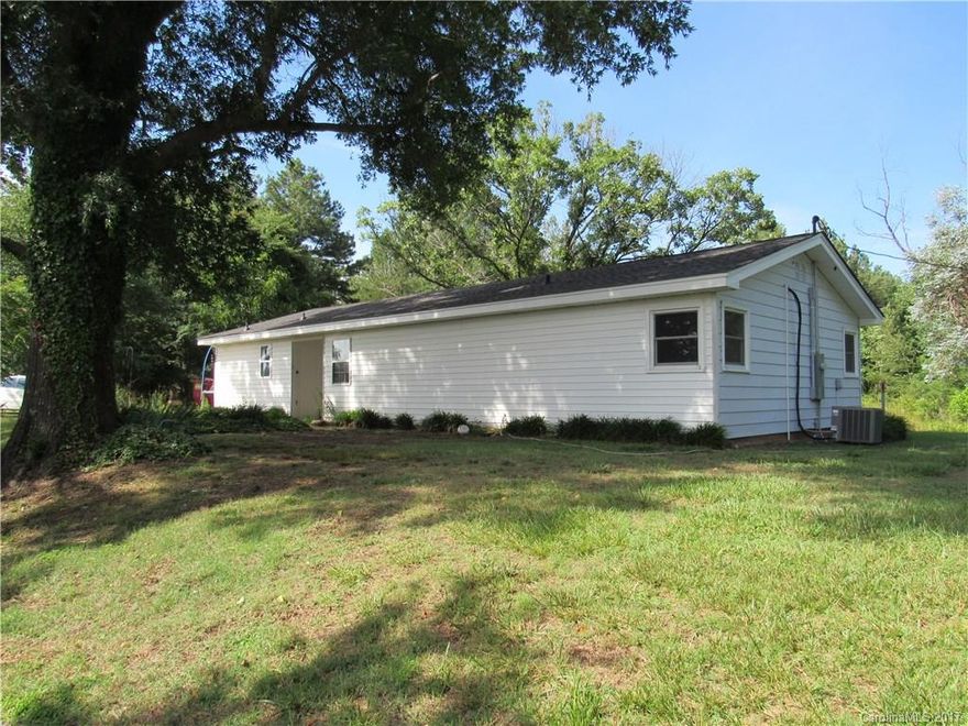 Ranch home with privacy on over 3 acres!  Hard to find 3 BR, 2 BA open concept with easy access to Hwy. 601.
New roof 2016, new paint, backsplash, ready to move in.  Refrigerator and washer convey.