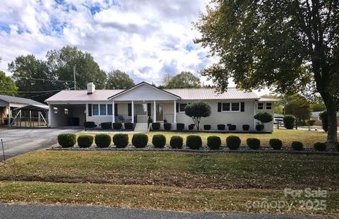 1202 Flowe Drive Matthews NC 28104