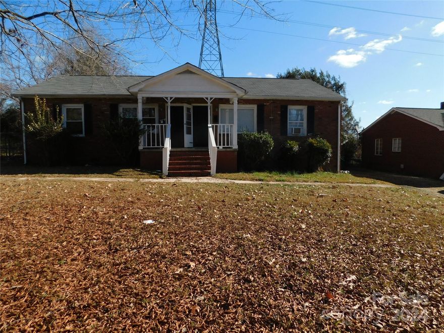 Nice duplex! each side has 2 bedrooms and 1 bath, a fully fenced back yard. Sold as is seller will make no repairs or give any credits.