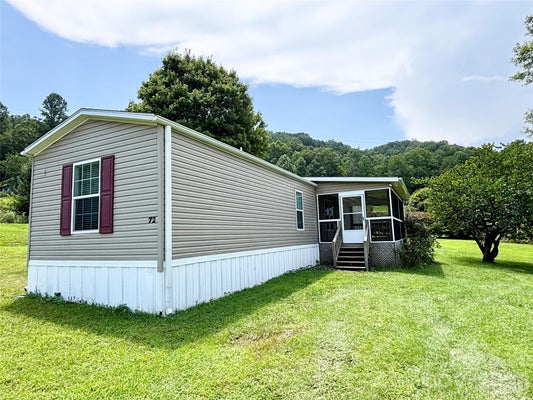 72 S GREENLEAF RD, HENDERSONVILLE, NC 28739 - Image 6911b8e3fc677aac63a7b3f7fa4eb0b4/4104789576