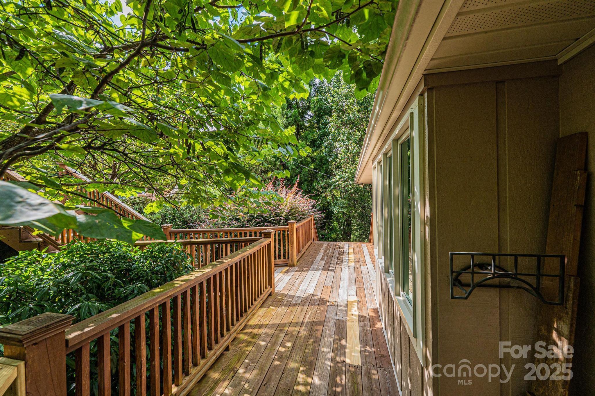 6164 N Knoll Place 8