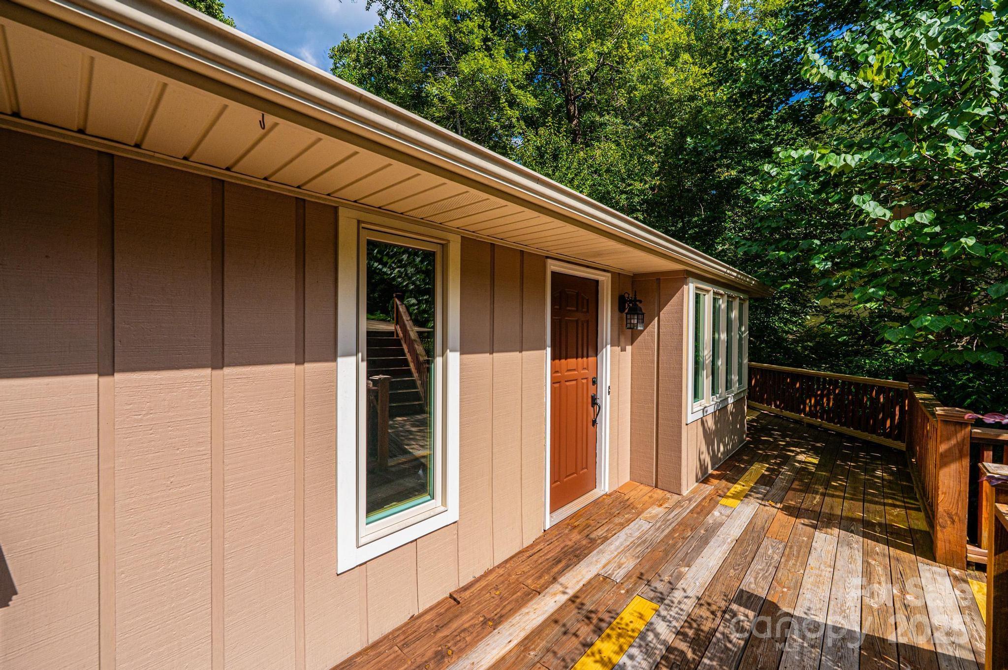 6164 N Knoll Place 8